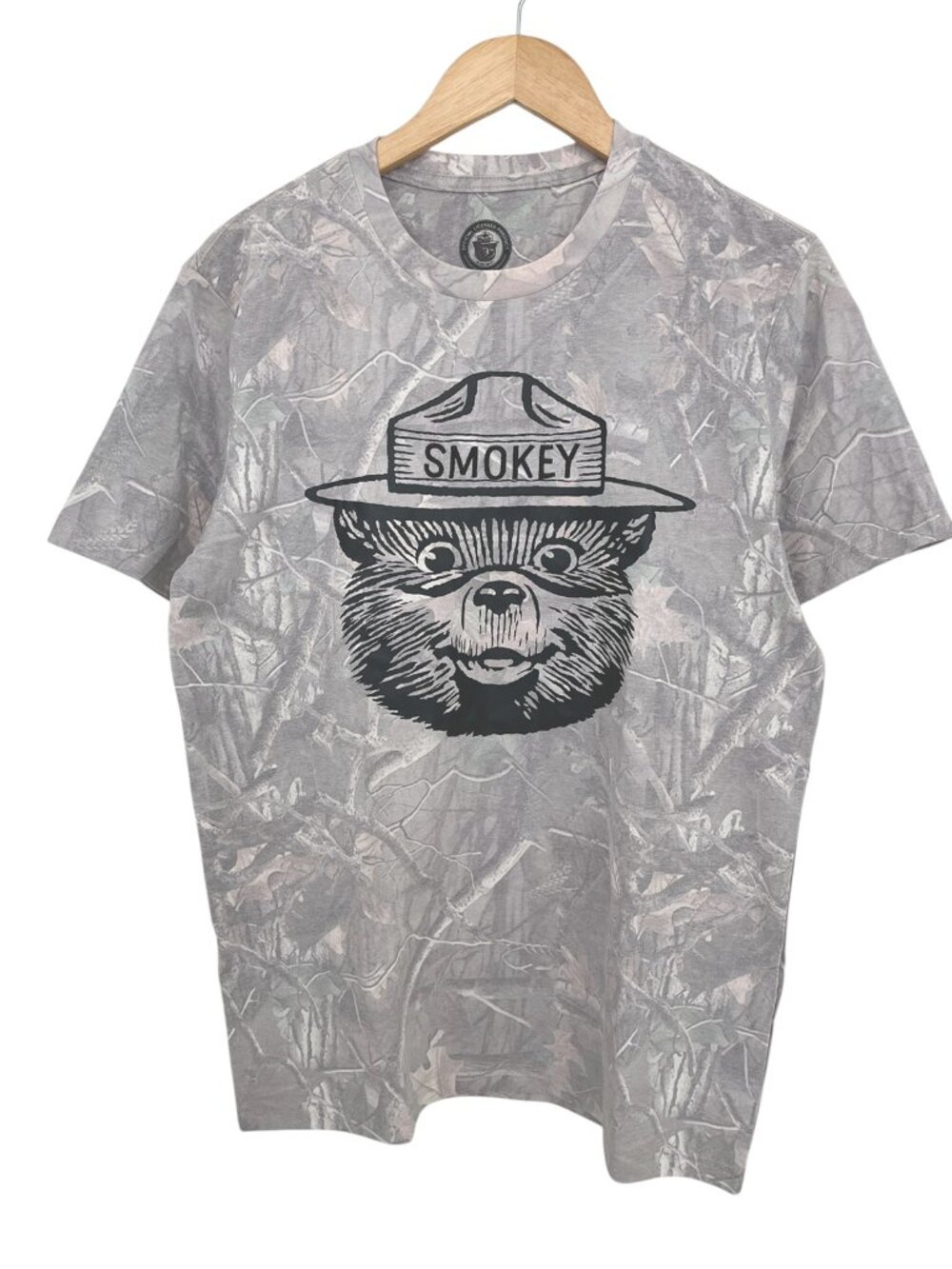 NWOT Smokey Bear Men’s T-Shirt Tree Camo Medium